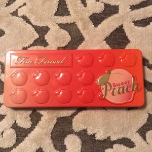 Too faced sweet peach eyeshadow pallet